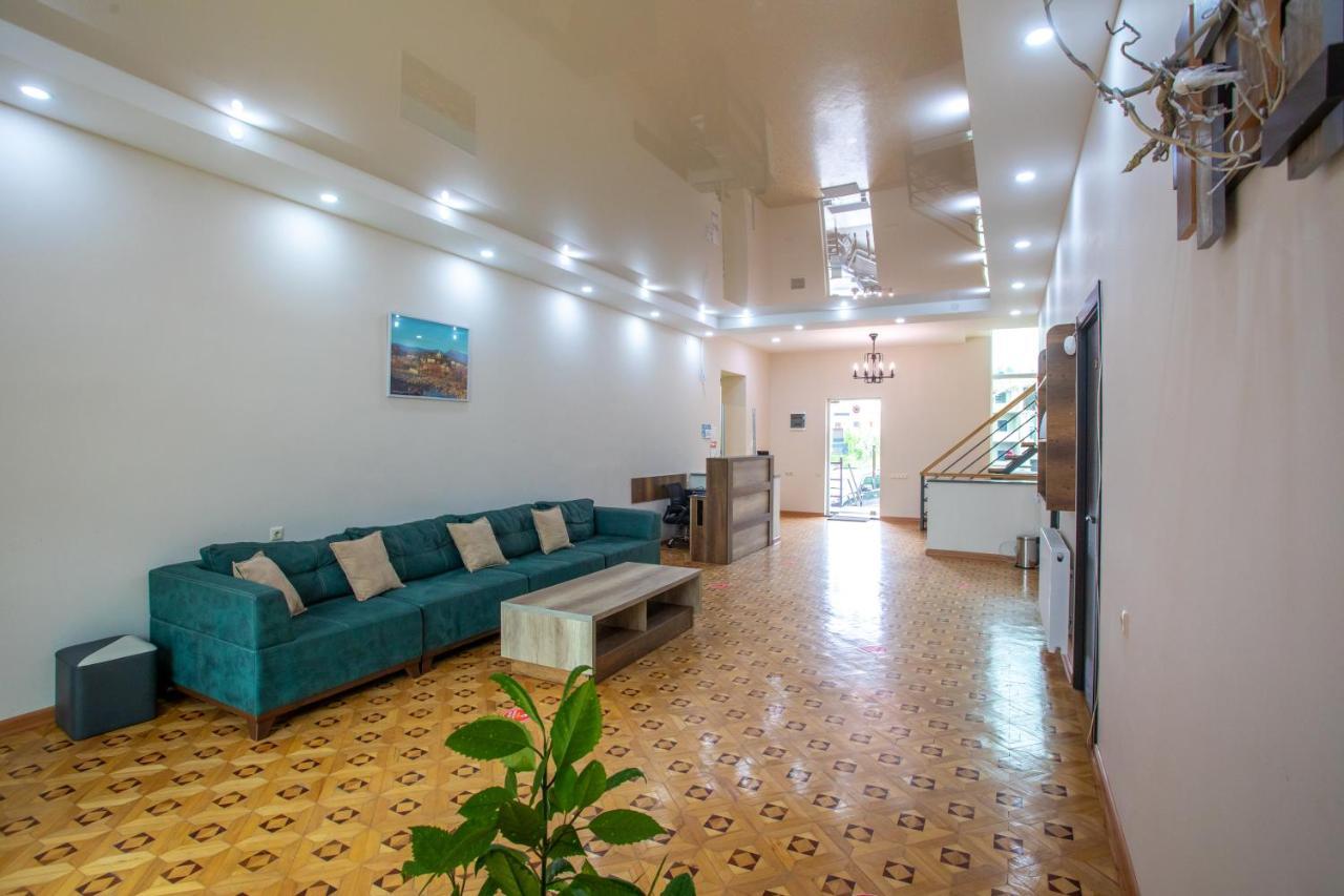 Panorama Kutaisi Hotel ภายนอก รูปภาพ