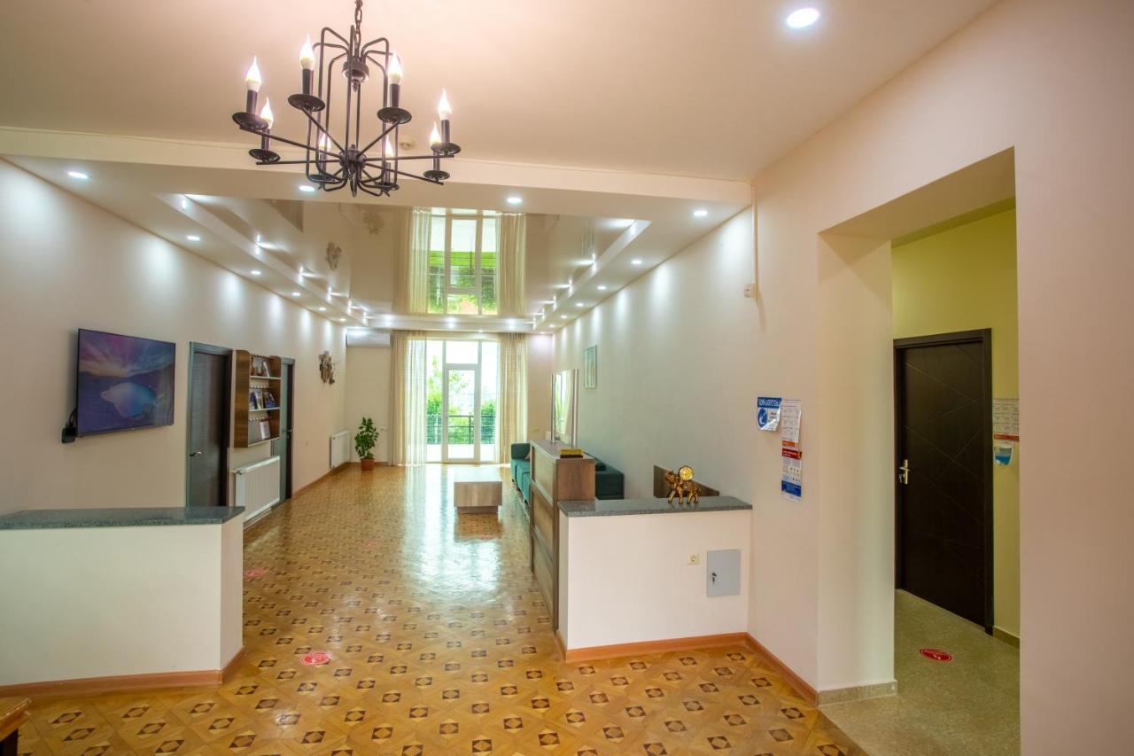 Panorama Kutaisi Hotel ภายนอก รูปภาพ